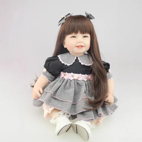 Bambola Reborn Realistica in Silicone Con Capelli Lunghi Castani E Vestito a Quadri Viso Sorridente Giocattolo Per Bambini
