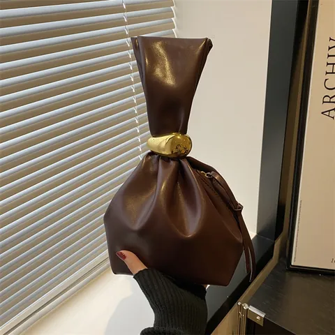 Retro Pleated PU Leather Bucket Bag For Women Minimalist Designer Handbag With Golden Metal Ring Handle Small Casual Tote