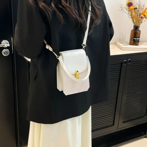 Women Fashion Mini PU Leather Cell Phone Bag Trendy Stitched Animal Texture Crossbody Bag With Golden Metal Lock Handbag