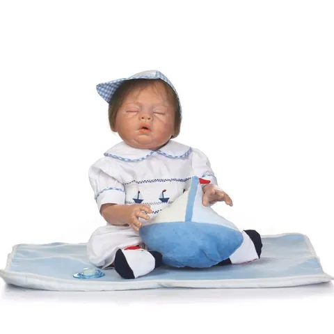 Bambola Reborn Realistica in Silicone Neonato Maschio che Dorme Vestito a Tema Marinaio Nautico Con Giocattolo di Peluche Ciuccio Coperta