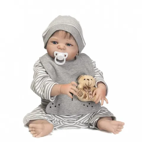 Realistische Vollsilikon Reborn Baby Puppe Waschbare Lebensechte Neugeborene Jungen Puppe Mit Gestreifter Kleidung Bär Geschenk