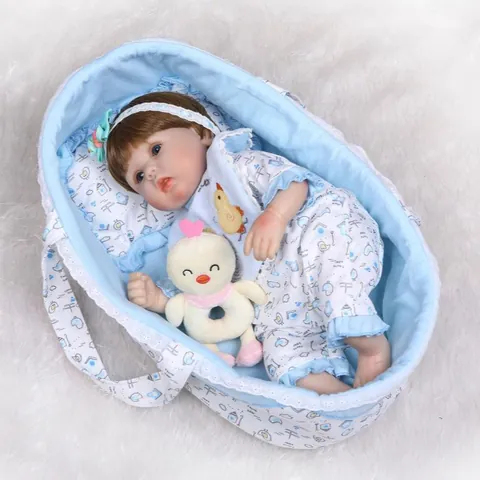 Bambola Reborn Realistica Simulazione Arti in Silicone Morbido Corpo in Tessuto Vestito Floreale Con Accessori Ciuccio Biberon Peluche