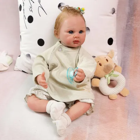 Handgemachte Realistische Reborn Baby Puppe Silikon Gliedmaßen Stoffkörper Mit Goldenen Wurzelhaaren Blauen Augen Outfit Elefanten Plüschtier