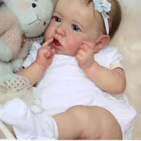 Realistic Silicone Reborn Baby Doll Lifelike Toddler Newborn Hand Painted Skin Toy Companion Gift for Children