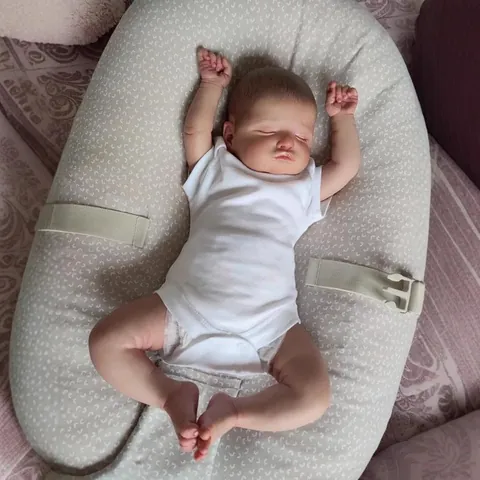 Lifelike Reborn Baby Doll Soft Silicone Head Limbs Cloth Body Hand Painted Sleeping Newborn Doll For Kids Birthday