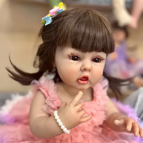 Bambola Reborn Realistica Interamente in Silicone Dipinta a Mano Capelli Castani Vestito Tutu in Pizzo Rosa Giocattolo