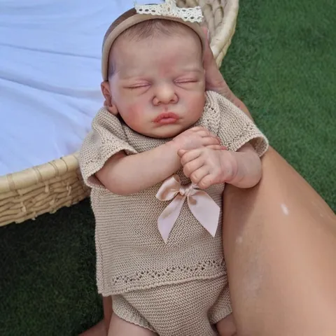 Bambola Reborn Realistica Pelle 3D Dipinta a Mano Vene Visibili Corpo in Tessuto Morbido Bambola Neonato Che Dorme Con Vestiti