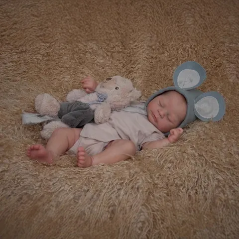 Realistic Reborn Baby Doll Lifelike Soft Silicone Cotton Body Hand Painted 3D Skin Visible Veins Sleeping Newborn Doll With Plush Bear