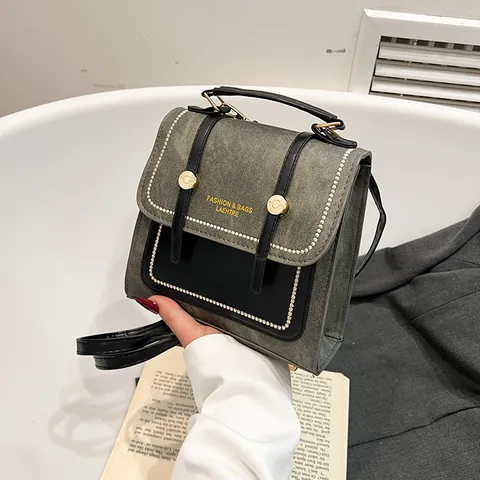 Sac à Dos Mini Rétro Femme Cuir PU Texture Denim Patchwork Sac Carré Avec Ornement de Künstliche Perles Accents Dorés Sacs Trajet Travail