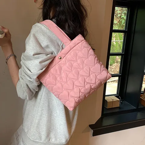Women Heart Quilted Tote Bag Oxford Cloth Lightweight Handbag With Magnetic Buckle Small Shoulder Bag For Daily Travel Casual