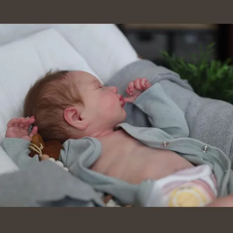 Realistische Reborn Baby Pop Slapende Pasgeboren Simulatie Zachte Siliconen Vinyl Pop Met Handgeworteld Haar En Gebreid Vest Kleding