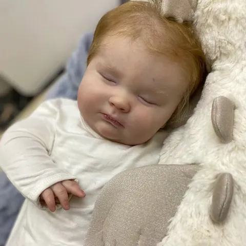 Bambola Reborn Realistica da 60cm Joseph Fatta a Mano con Corpo in Silicone e Stoffa Vene Visibili Bambola Neonato Che Dorme Giocattolo