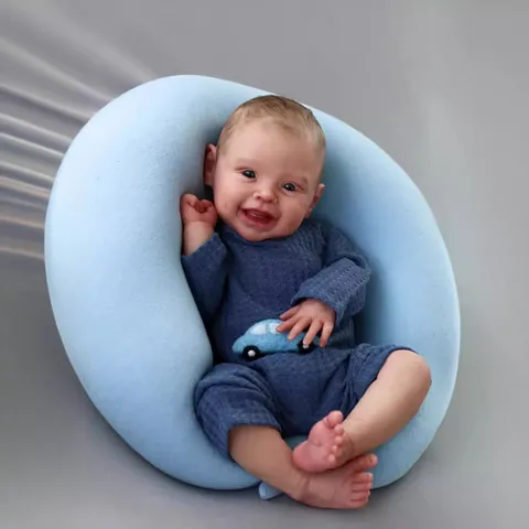 Lifelike Reborn Baby Doll Soft Silicone Realistic Newborn Doll With Blue Knitted Clothes For Kids Role Play Gift Toy