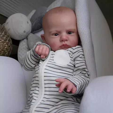 Realistische Reborn Baby Puppe Weicher Silikonkopf Stoffkörper Lebensechte Simulation Neugeborenen Spielzeug In Gestreiftem Outfit