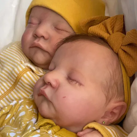 Bambola Reborn Realistica Neonata Simulazione Ragazza che Dorme Con Pagliaccetto Giallo Accessori Capelli Fatti a Mano