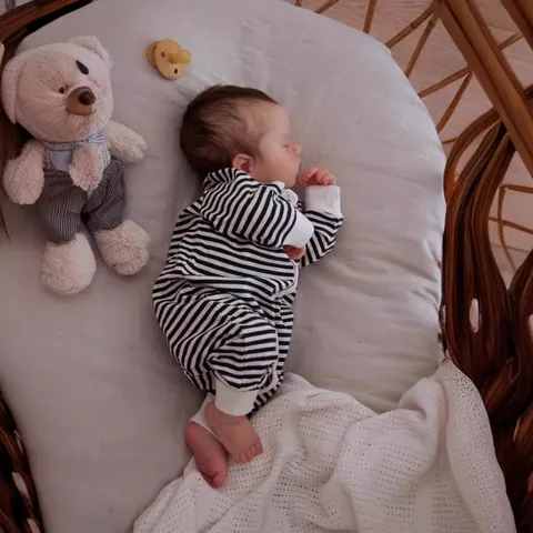 19 Zoll Reborn Baby Puppe Realistisch Schlafend Neugeborenes Silikon Kopf Gliedmaßen Stoff Körper Loulou Simulation Puppe Mit Gestreiftem Strampler