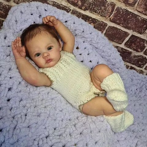 Realistische Lebensechte Reborn Baby Puppe Weiches Silikon Waschbar Neugeborene Puppe Mit Strickkleidung Hut Socken Für Kinder