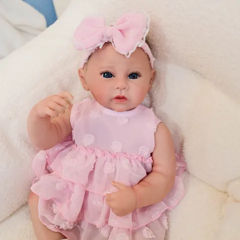Bambola Reborn Realistica Corpo in Silicone Lavabile Dipinta a Mano Vestito di Pizzo Floreale Rosa Giocattolo per Bambine