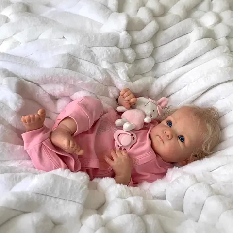 Bambola Reborn Realistica Bambina in Silicone e Morbido Cotone Corpo Appesantito Con Vestiti Rosa e Coniglietto di Peluche