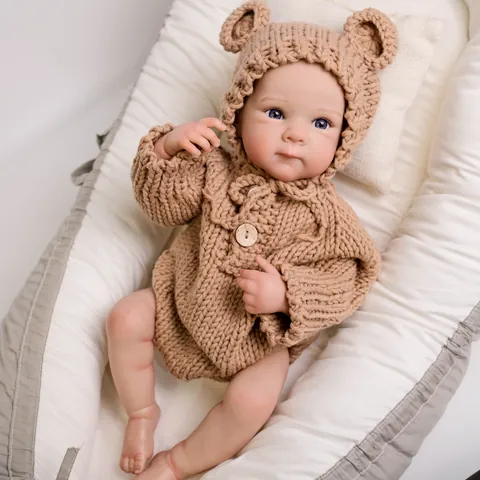 Bambola Reborn Realistica Corpo in Vinile Siliconico Neonato Sembra Vero Con Vestito da Orso a Maglia Bambola d'Arte Lavabile