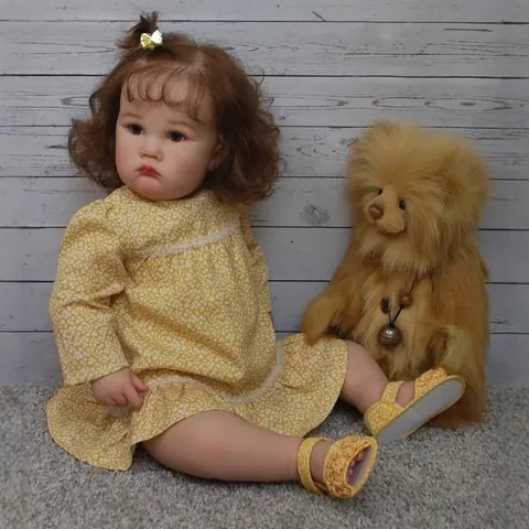 Realistische Reborn Babypuppe Charlotte Gelbes Blumenkleid Weicher Stoffkörper Vinyl Gliedmaßen Handgemachtes Haar Kinder Spielzeug