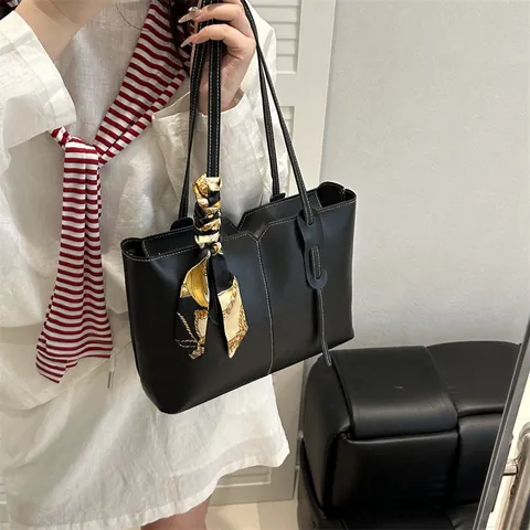 Borsa Tote da Donna in Pelle PU Grande Capacità Con Cuciture a Contrasto E Foulard di Raso Decorativo Elegante Borsa a Spalla Per Ufficio