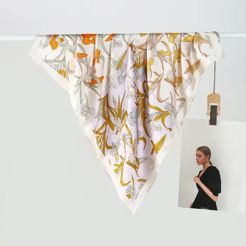 Foulard Carré En Satin À Imprimé Floral Pour Femmes Élégant Léger Aspect Soie Bandana Pour Femmes Mode Accessoire Foulard Décoratif Pour Le Cou
