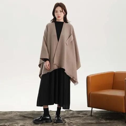 Poncho Scialle da Donna in Finto Cachemire Ispessito Con Nappine e Cinturino Tinta Unita Morbido Mantello Avvolgente in Maglia per Inverno Autunno