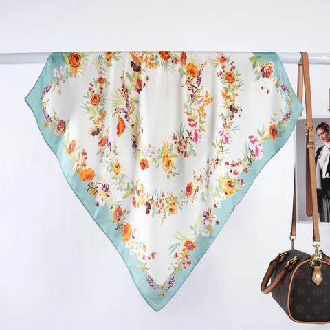 Foulard Quadrato in Raso da Donna Elegante Motivo a Rosa Seta Come Sciarpa per Capelli Collo Versatile per il Pendolarismo