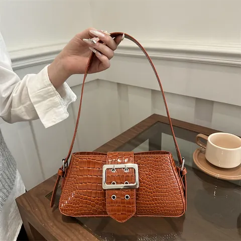 Bolso de Axila para Mujer de Cuero PU con Patrón de Cocodrilo Bolso de Hombro Baguette Retro con Hebilla Plateada Grande