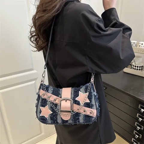 Y2K Vintage Denim Τσάντα Μασχάλης για Γυναίκες Ροζ Αστέρι Patchwork Αντίθεση Χρώματος Τσάντα Ώμου Με Μεταλλική Αλυσίδα Φθαρμένο Ντένιμ Streetwear