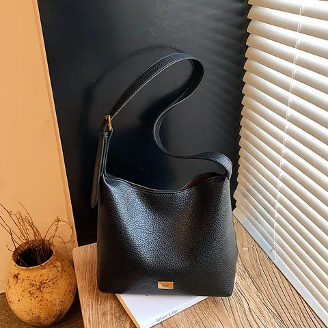 Grand Sac à Main Vintage en PU Motif Litchi pour Femme Grande Capacité Sac à Bandoulière pour Navette Avec Pochette