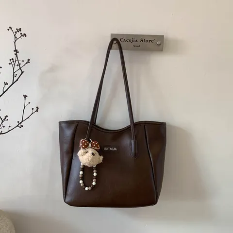 Borsa Tote in Pelle PU di Grande Capacità per Donna Borsa a Tracolla Vintage Minimalista per Pendolari Con Ciondolo a Orsetto