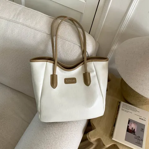 Borsa Tote in Pelle PU di Grande Capacità per Donna Borsa a Tracolla Vintage Minimalista per Pendolari Con Ciondolo a Orsetto