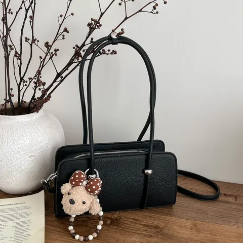 Vintage Litchi Pattern PU Leather Underarm Bag For Women Minimalist Zipper Closure Shoulder Bag With Plush Bear Pendant