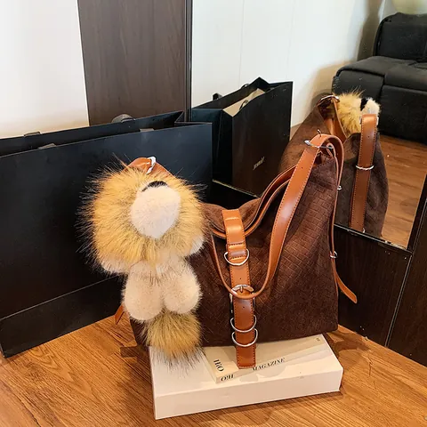 Vintage Woven Texture Large Capacity Hobo Bag For Women PU Leather Shoulder Bag With Lion Plush Pendant Crossbody Tote