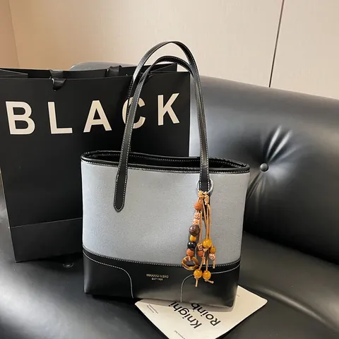 Women Large Capacity Tote Bag PU Leather Canvas Splicing Contrast Color Commuter Shoulder Bag With Beaded Pendant