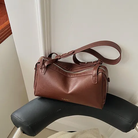 Vintage PU Leather Pillow Boston Bag For Women Minimalist Crossbody Shoulder Bag Lychee Pattern Commuter Handbag Zip Closure