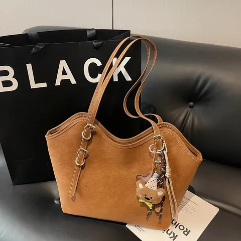 Sac Cabas en Cuir PU de Grande Capacité Vintage pour Femmes Rétro Décontracté Sac à Épaule Avec Charme d'Ours pour Bureau