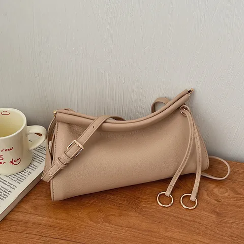 Vintage Litchi Texture PU Leather Crossbody Bag For Women Elegant Minimalist Shoulder Bag With Gold Metal Ring Decor