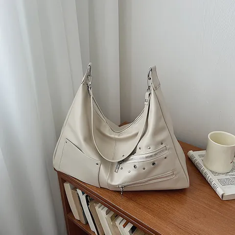 Sac Hobo Femme Vintage Grande Capacité en Cuir PU avec Rivets et Multi Fermetures Éclair Sac à Épaule pour Déplacement Quotidien