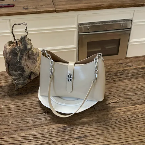 Bolso de Hombro de Axila de Cuero PU Minimalista para Mujer Moda Cierre Plateado Cadena Bolso de Bandolera