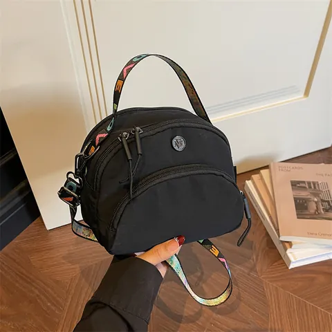 Bolso Bandolera de Nylon Casual para Mujer Ligero Multicapa Pequeño Bolso Redondo Con Correa Ancha de Letras LOVE