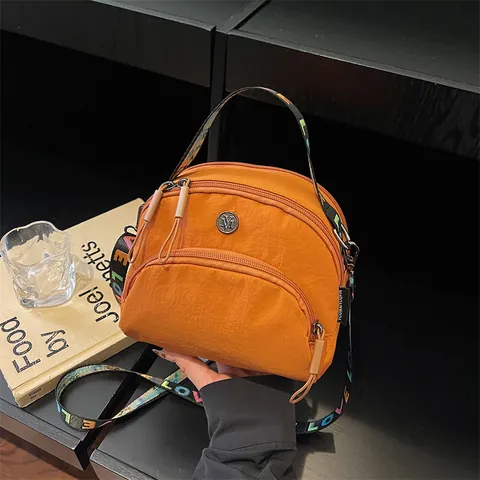 Bolso Bandolera de Nylon Casual para Mujer Ligero Multicapa Pequeño Bolso Redondo Con Correa Ancha de Letras LOVE