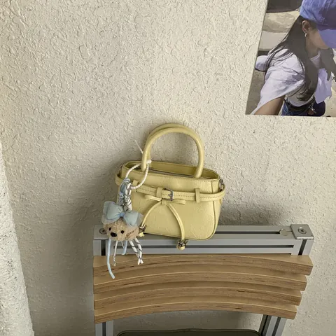 Mini Quadratische Handtasche Glänzend PU-Leder Falten Schleife Sternanhänger Bärenanhänger Retro Minimalistische Umhängetasche
