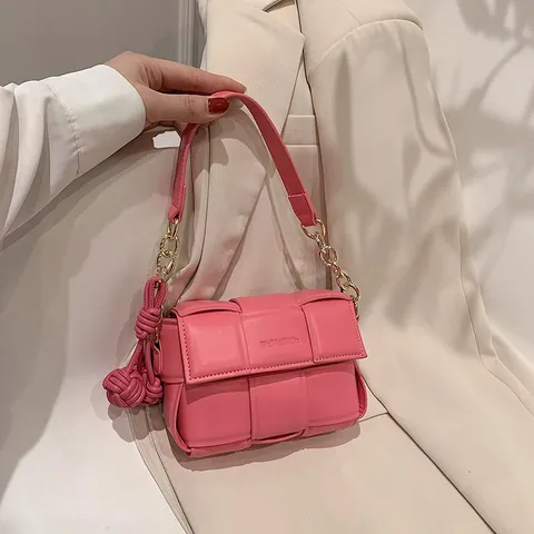 Women Fashion PU Leather Woven Crossbody Bag Small Square Padded Shoulder Bag Metal Chain Daily Casual Messenger Bag