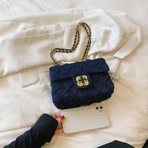 Elegant Quilted Chain Shoulder Bag For Women Gold Flower Lock Textured Fabric Crossbody Bag Small Square Fashion Handbag