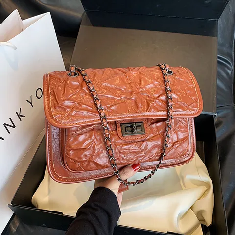 Women Quilted Crumpled Square Shoulder Bag PU Leather Chain Strap Twist Lock Crossbody Bag Retro Streetwear Satchel Messenger Bag
