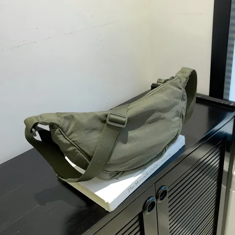 Minimalist Nylon Waterproof Crescent Crossbody Bag For Women Lightweight Small Solid Color Dumpling Bag For Daily Casual Travel
