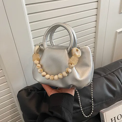 Damen Raffung PU Leder Cloud Bag Plissee Beuteltasche Mit Marmorperlenkette Und Silberner Metallkugelkette Umhängetasche